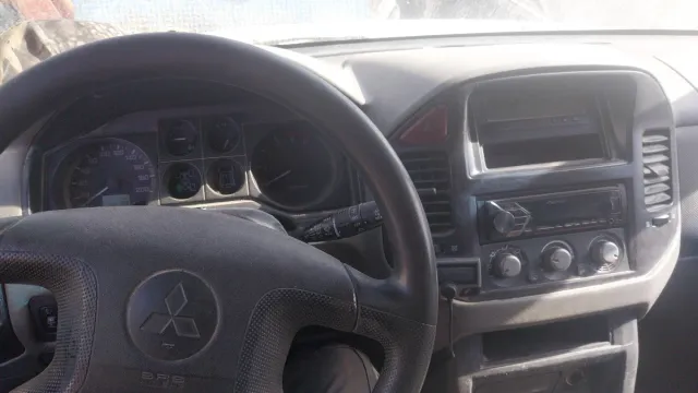 Mitsubishi Montero 2006