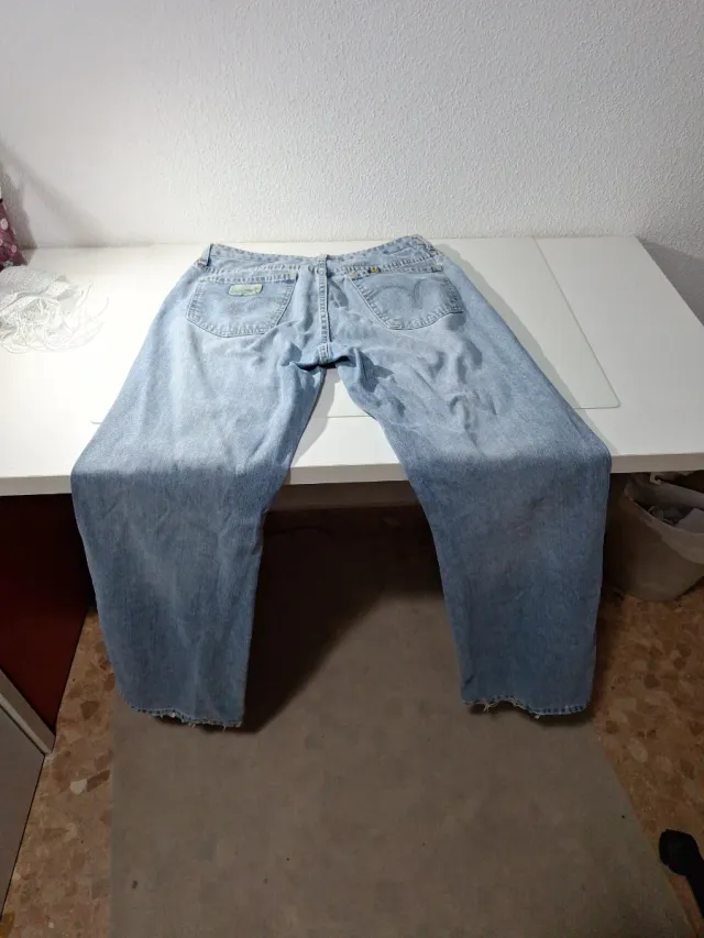 Pantalón vaquero Lois azul claro talla 38