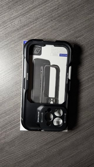 Jaula Neewer iPhone 16 Pro Max