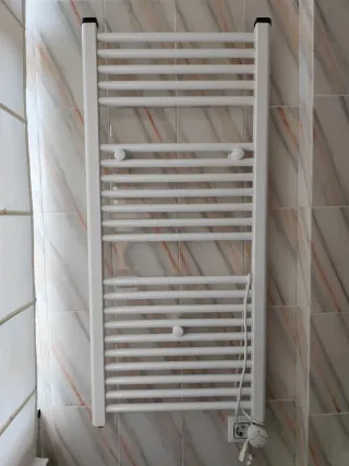 Radiador Toallero Eléctrico Blanco 700w