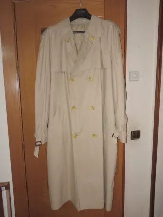 Gabardina Beige Clásica