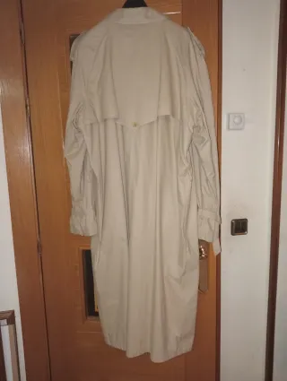 Gabardina Beige Clásica