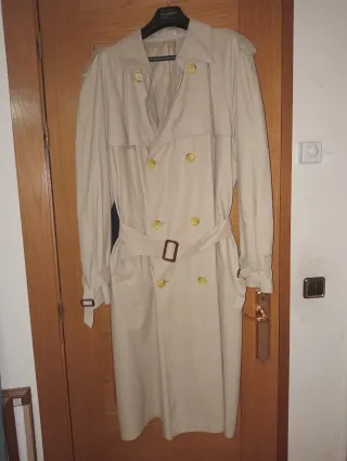 Gabardina Beige Clásica