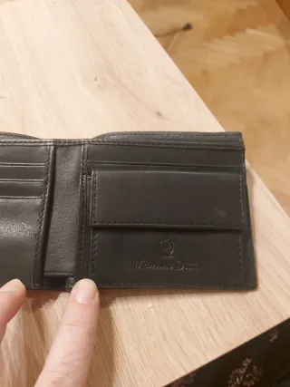 Cartera de hombre Massimo Dutti.