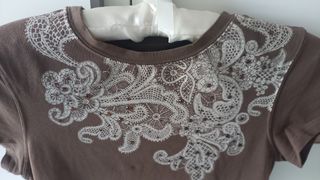 Camiseta Zara con pedrería ( M pero talla S)