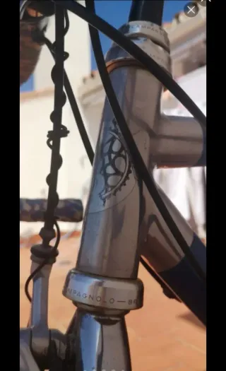 Bicicleta de carretera vintage y piezas de regalo