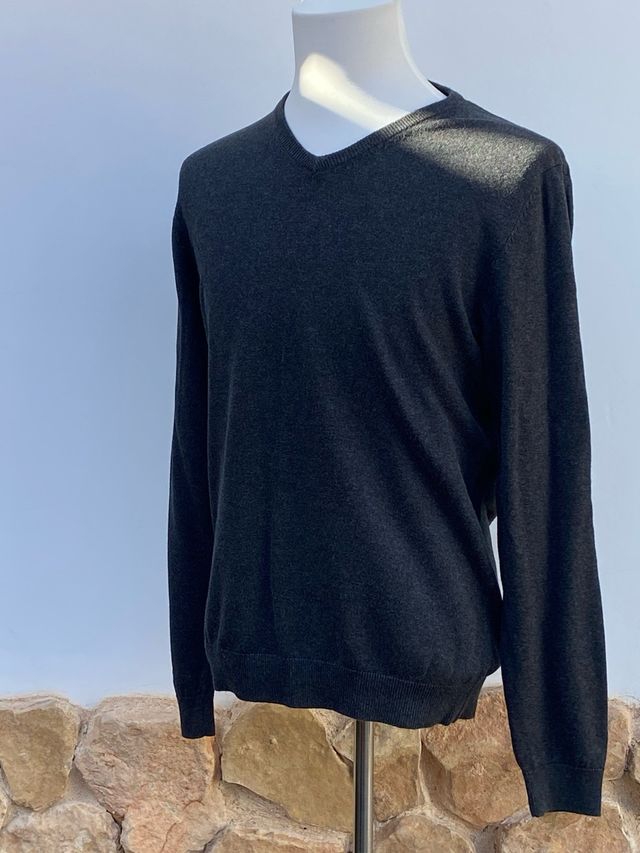Jersey C&A Gris Cuello Pico