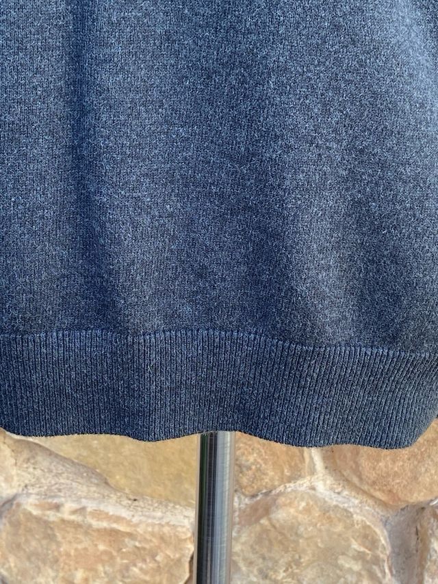 Jersey C&A Gris Cuello Pico