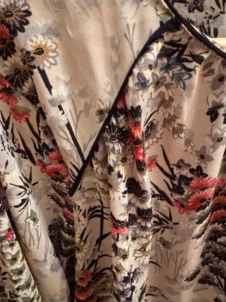 Blusa ZARA floral beige multicolor