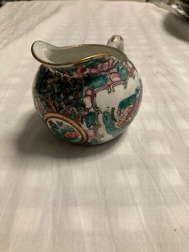 Juego de porcelana con jarrita