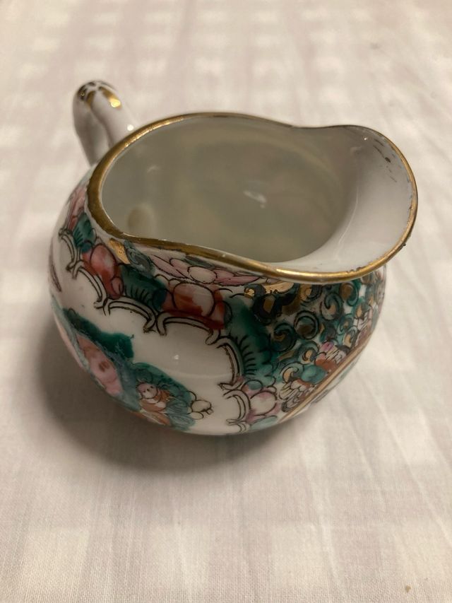 Juego de porcelana con jarrita