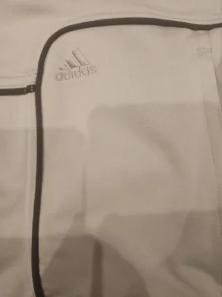 Cazadora Adidas Beige, como nueva, impoluta.