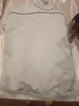 Cazadora Adidas Beige, como nueva, impoluta.