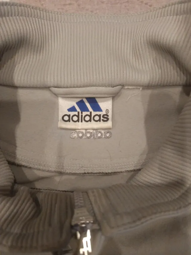 Cazadora Adidas Beige, como nueva, impoluta.