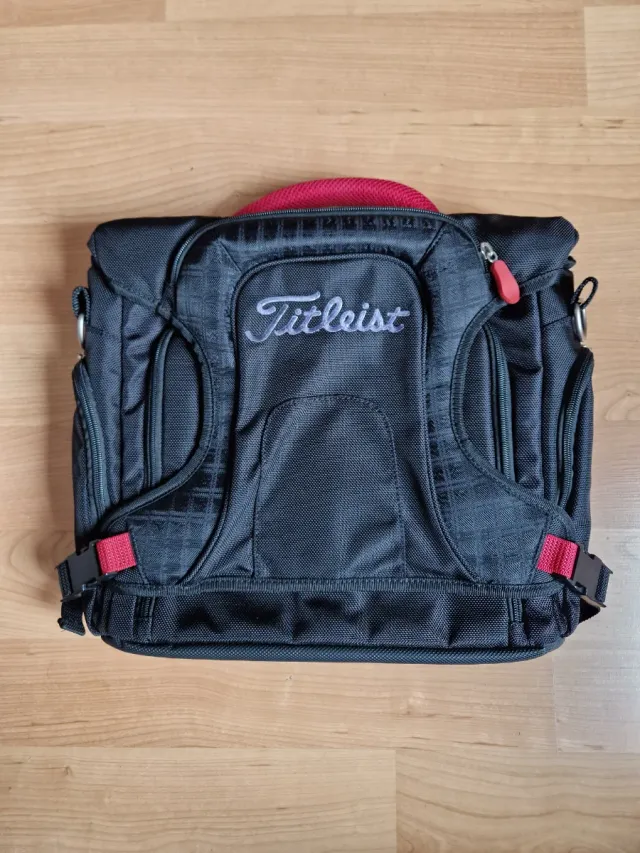 Maletín ordenador Titleist negro y rojo