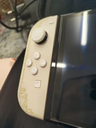 Nintendo Switch OLED como nueva