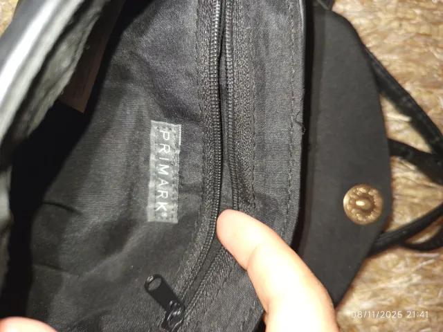 Bolso de hombro acolchado negro