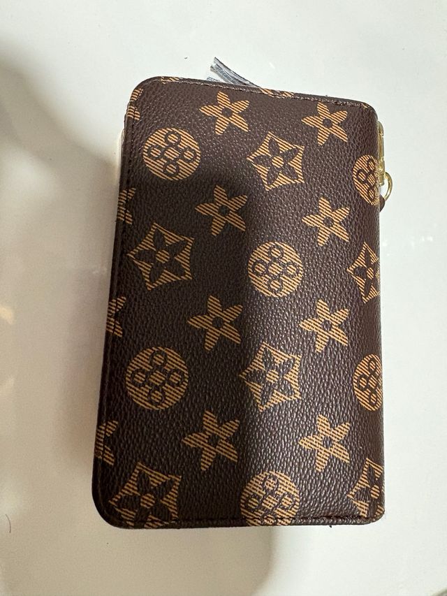 Cartera preciosa sin estrenar