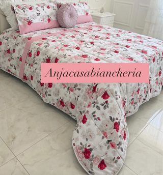 Trapunta con lenzuola floreali