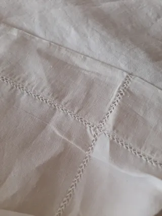Lenzuolo antico ricamato a mano