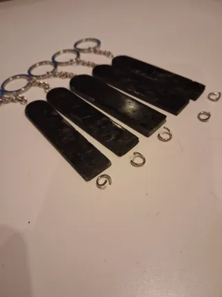 Lote 5 láminas fibra de carbono + 5 llaveros real