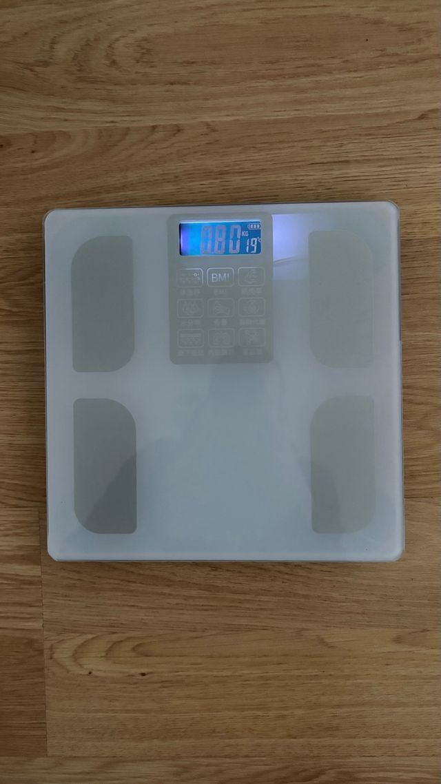 Báscula digital blanca