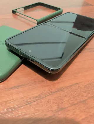 Motorola Razr 50 Ultra Verde