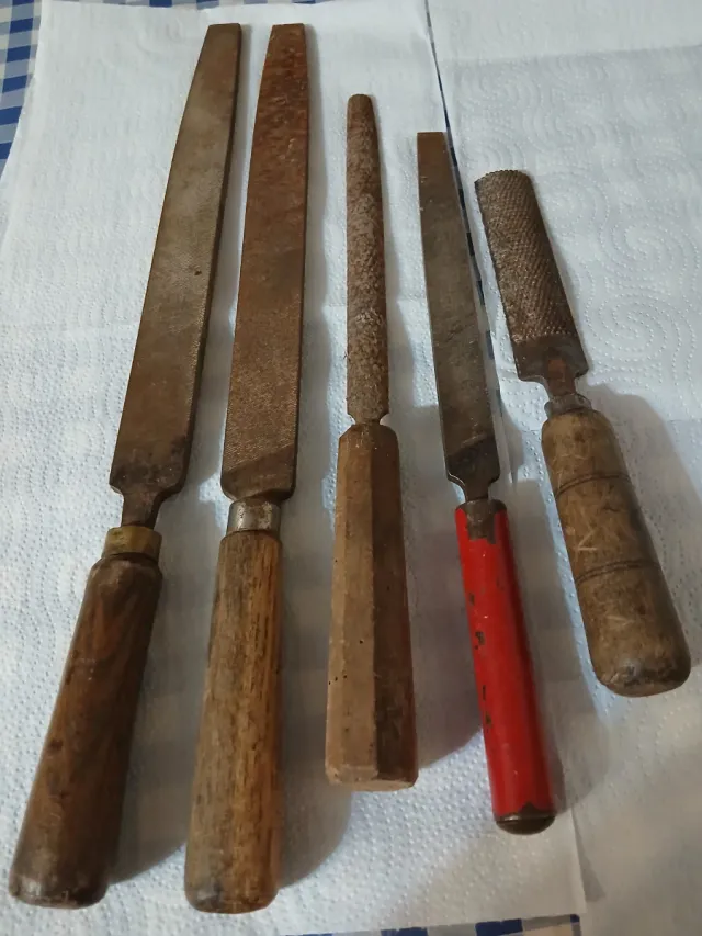 Lote 5 limas y escofinas antiguas