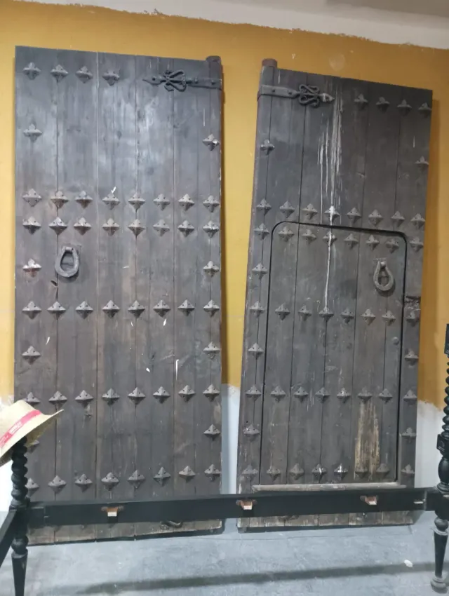 Portón antiguo de madera,MEDIDAS 270X220