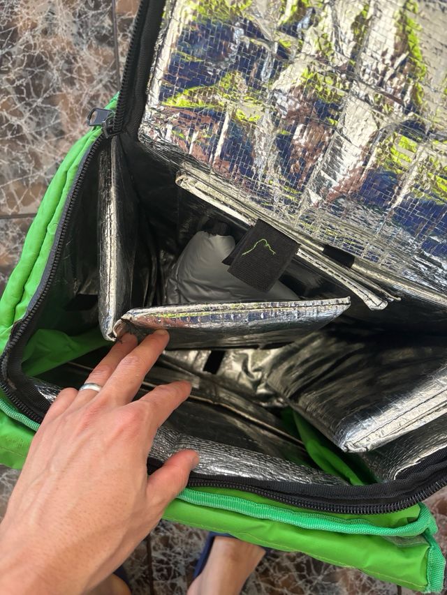 Mochila Uber Eats Negra y Verde