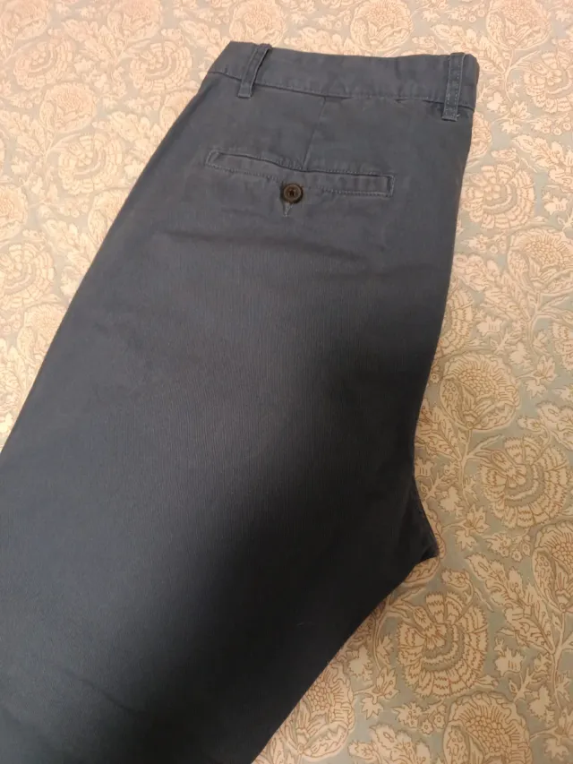 Pantalón chino azul