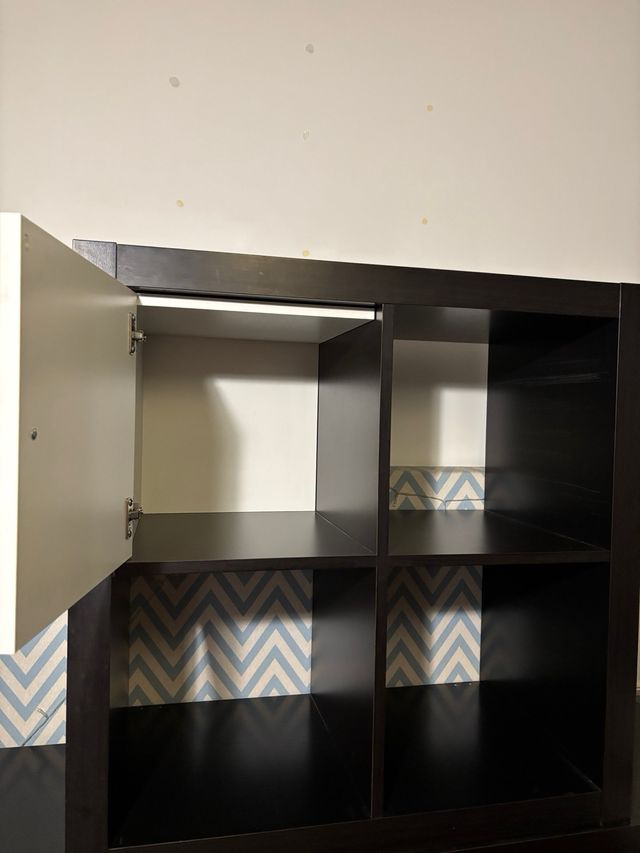 Scaffale Ikea nero con porta