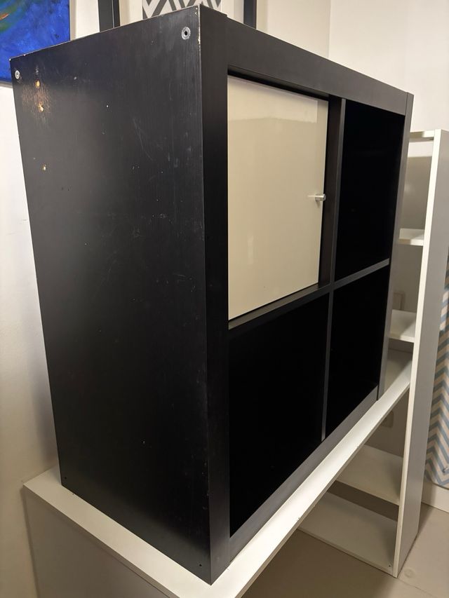 Scaffale Ikea nero con porta