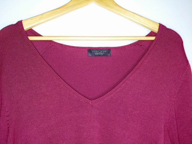 Jersey Zara punto fino cuello pico grande burdeos