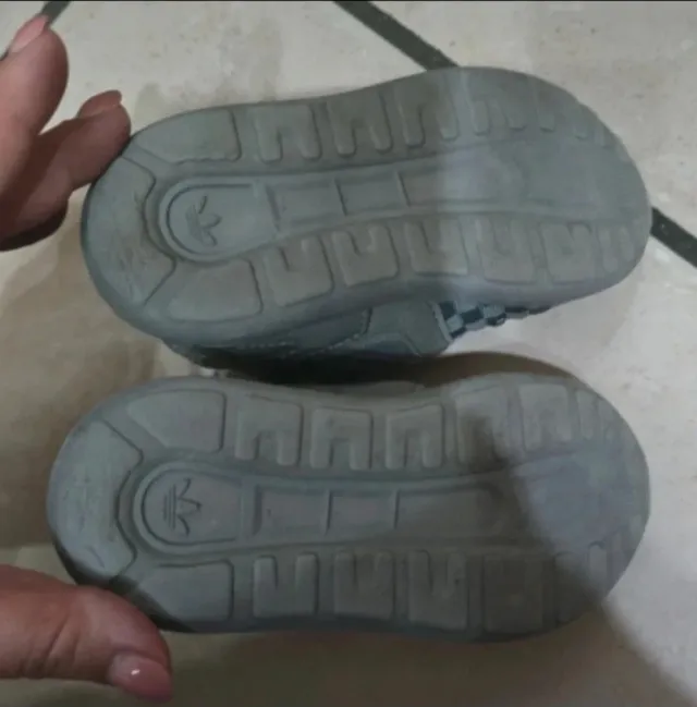 Scarpe Adidas bimbo grigie n. 21