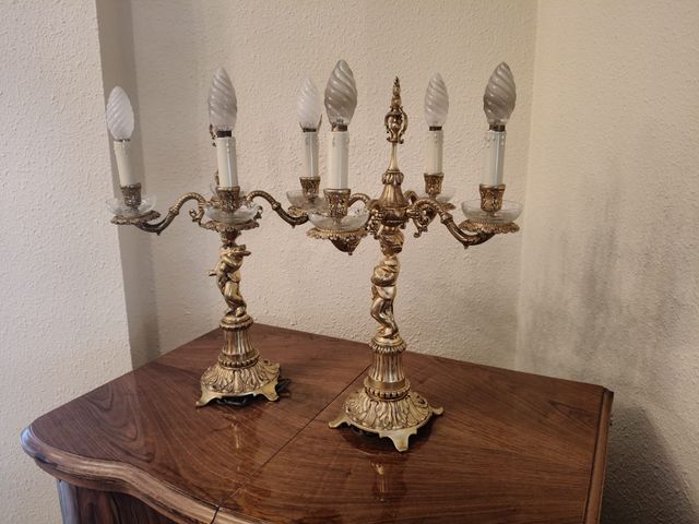 Pareja Candelabros Antiguos Bronce Figuras Cupido