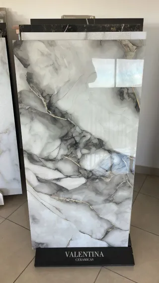 Baldosas y Porcelánico para obra