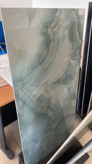 Baldosas y Porcelánico para obra