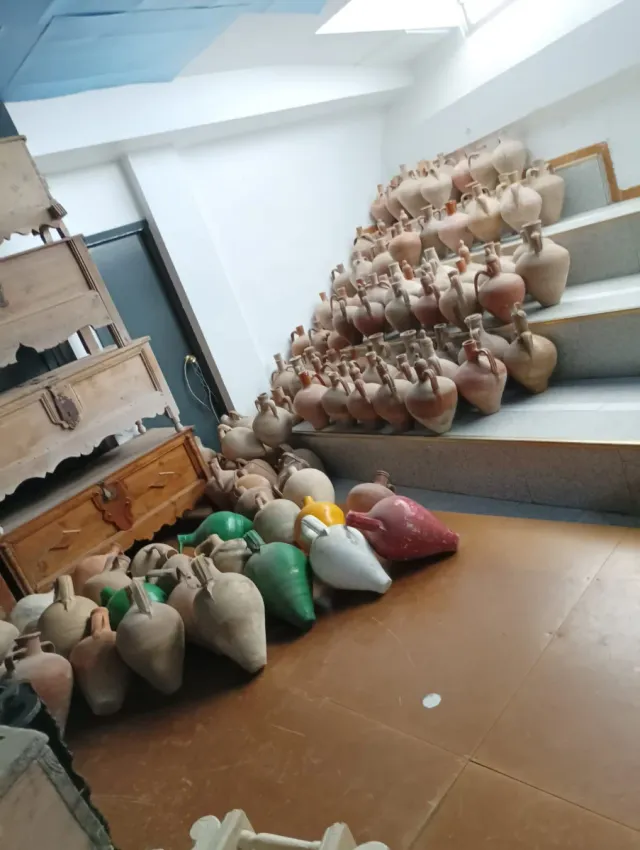 LOTE DE CANTAROS ANTIGUOS