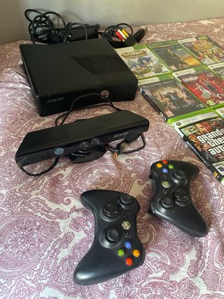 Xbox 360 + 2 Mandos + Juegos + Kinect