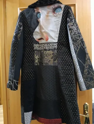 Abrigo Desigual Negro Patchwork