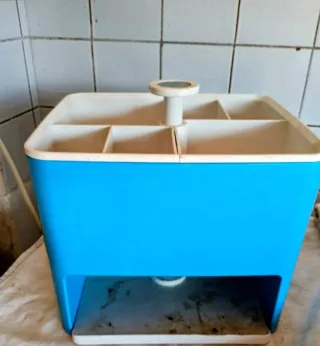 Porta posate da tavola blu e bianco