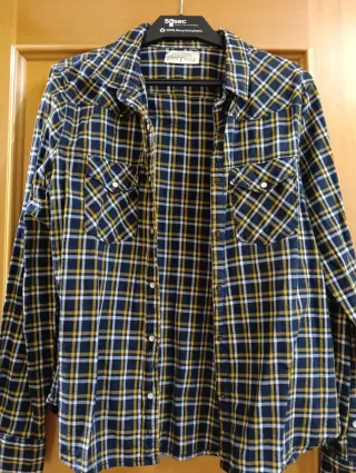 Blusa de cuadros azul y amarilla