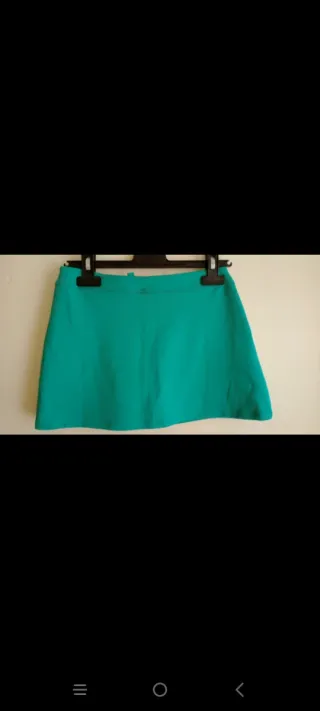 Falda deportiva verde