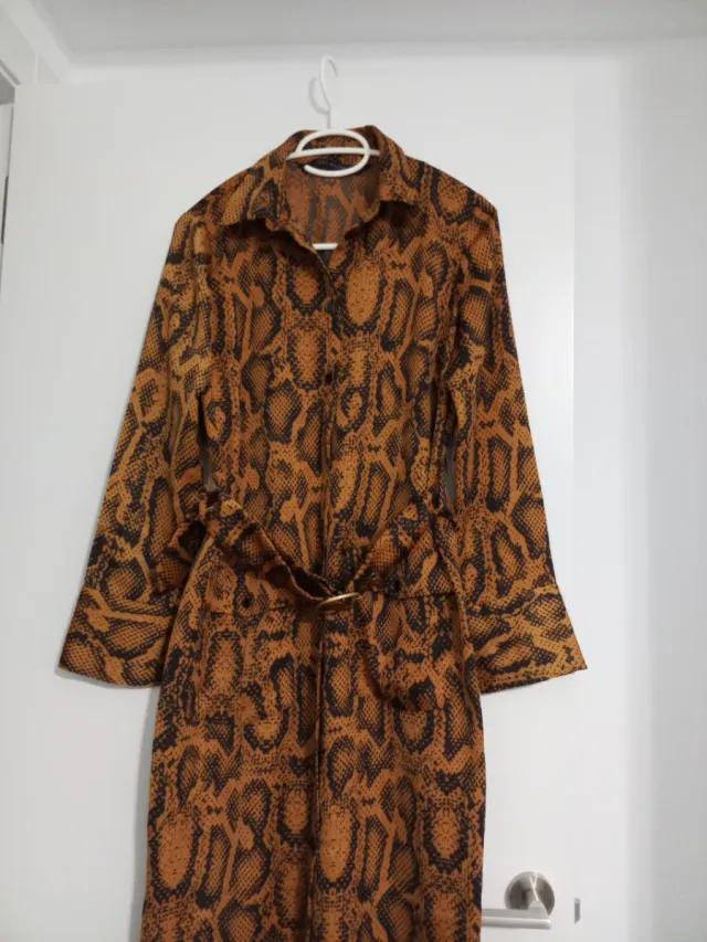 Vestido camisero Zara estampado serpiente 
