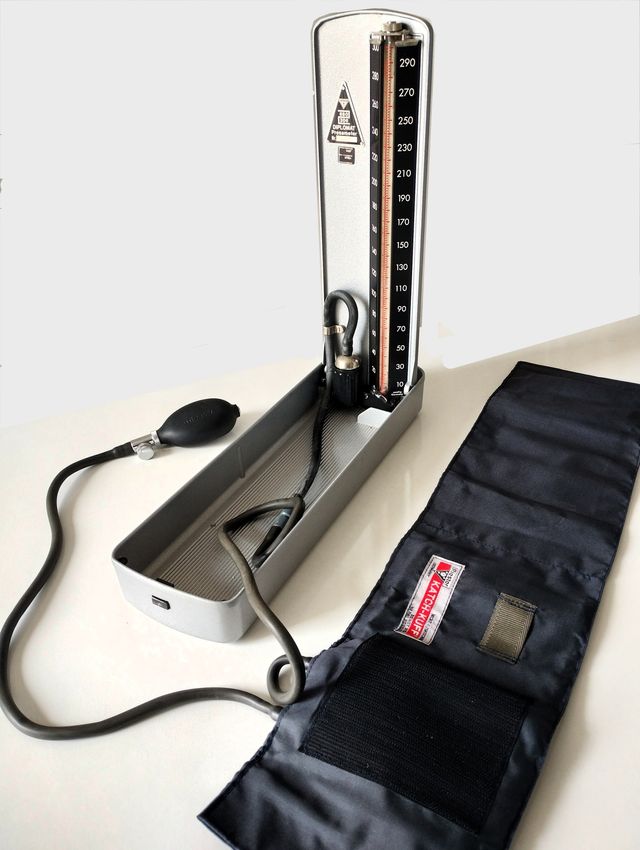 Tensiómetro Portátil Riester de Mercurio