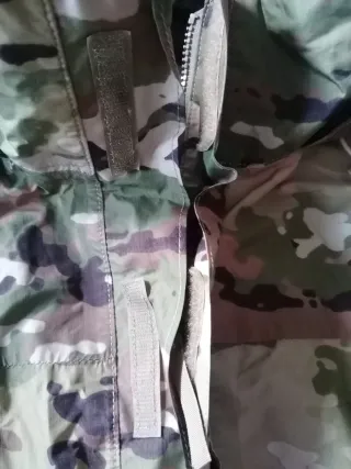 Chubasquero camuflaje