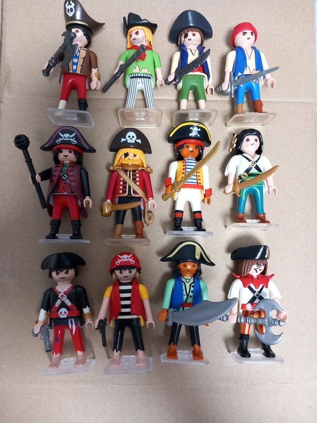 30 Playmobil Piratas armados y con base