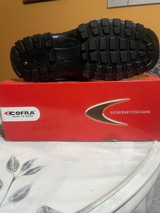 Zapato de seguridad COFRA