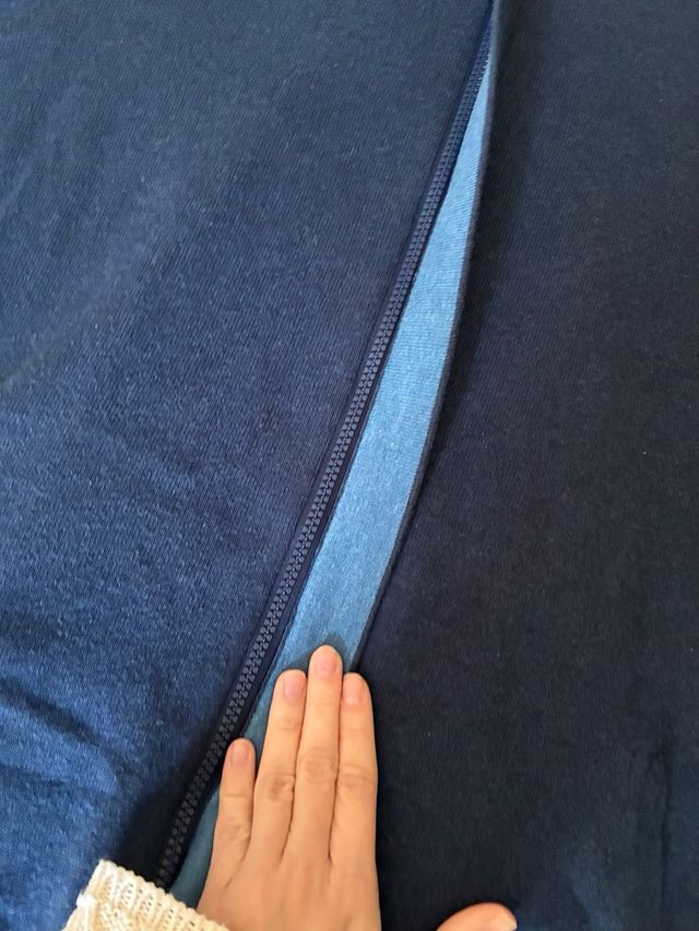 Rebeca hombre azul con coderas